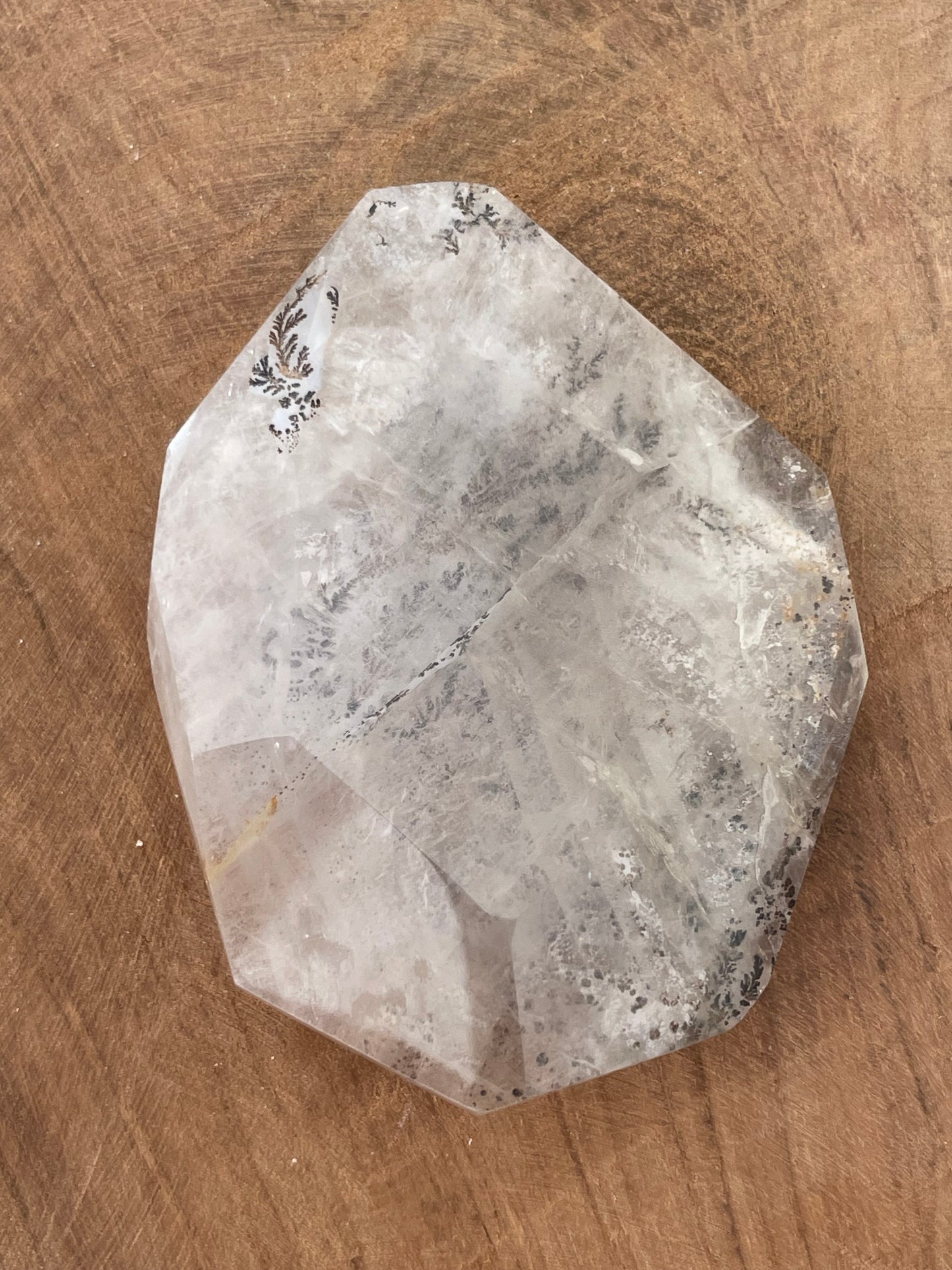 Forme libre quartz dendritique