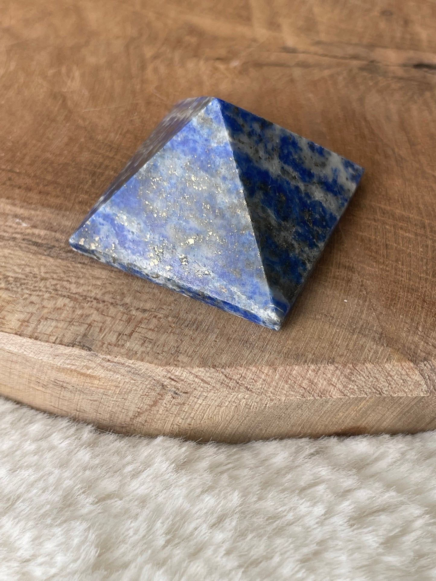 Pyramide lapis lazuli