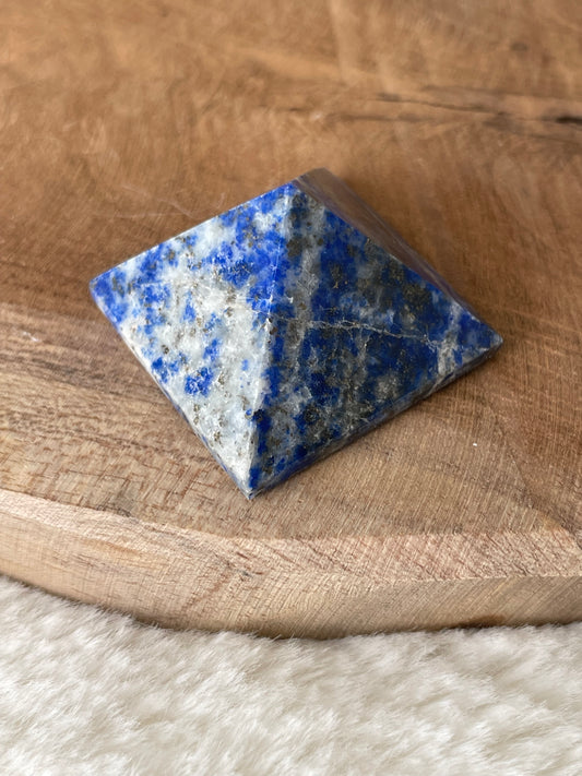 Pyramide lapis lazuli